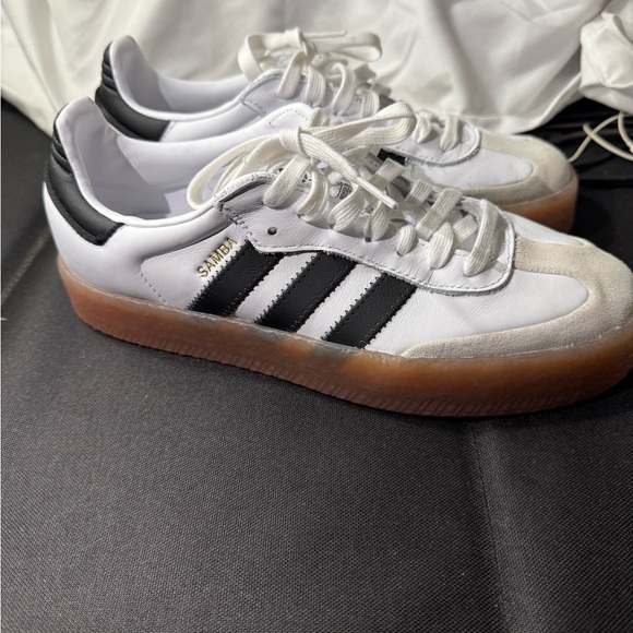 Adidas Women’s Sambae Shoes W/Size 8 “ - Picture 3 of 7
